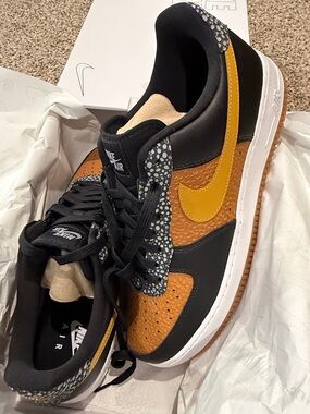 Nike Low-Top Sneaker in Black and Tan with Yellow Swoosh